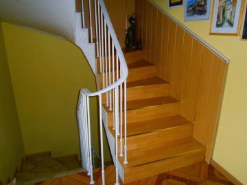 Treppenrenovierung - Treppe vorher 1