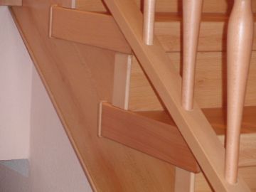 Treppenrenovierung - Treppenwangen - Buche