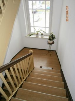 Treppen-Podest Eiche mit altem Treppenlauf