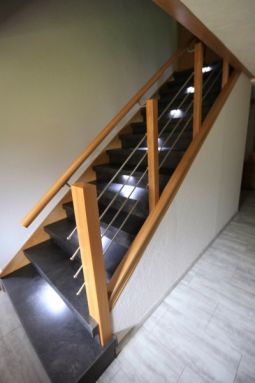 Treppenrenovierung - Treppenbeleuchtung in jeder 2. Stufe